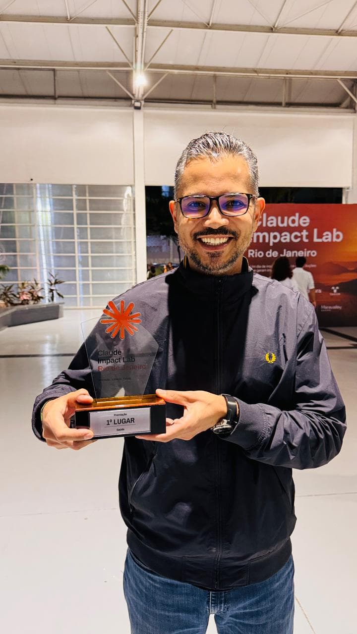 The Health-category trophy: 1st place at the Claude Impact Lab Rio de Janeiro.